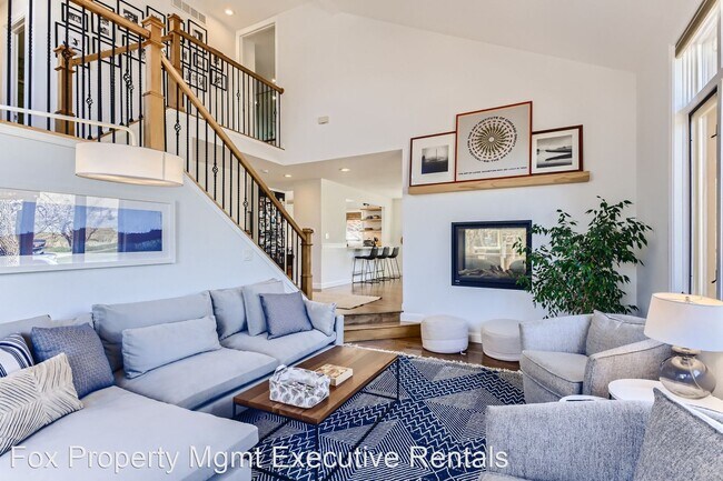 Foto del edificio - 4 br, 3.5 bath House - 712 Locust Ave