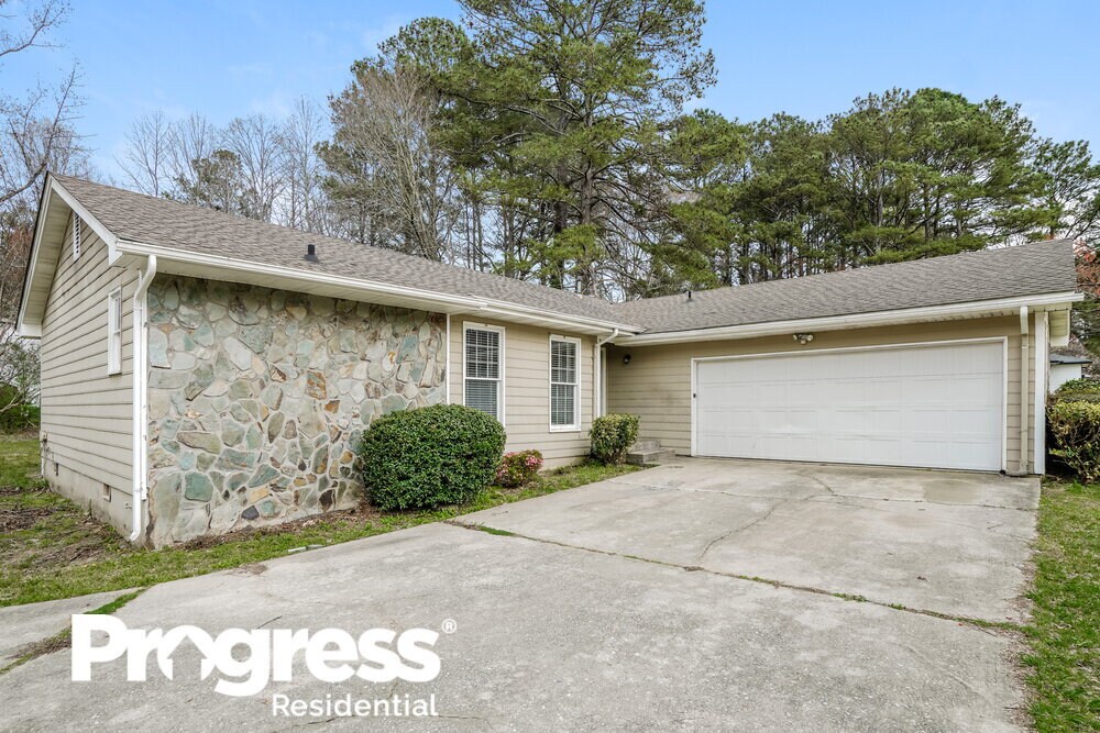 1105 Basswood Ct, Riverdale, GA 30296 House for Rent in Riverdale, GA