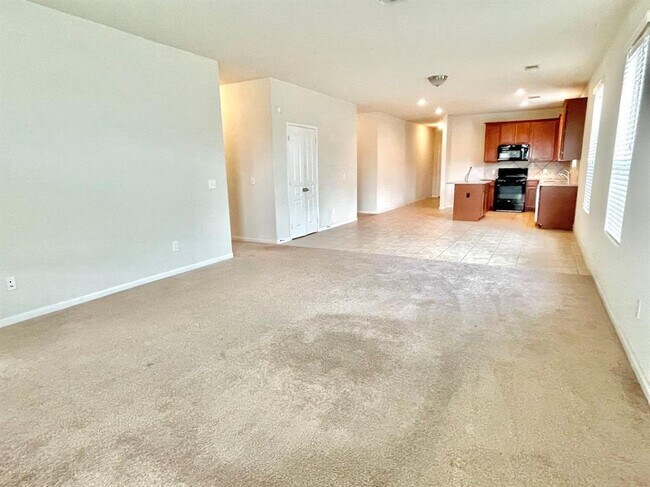 Foto del edificio - 20131 Linden Spruce Ln