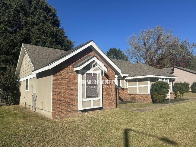 Building Photo - 6128 Briarbend Ln