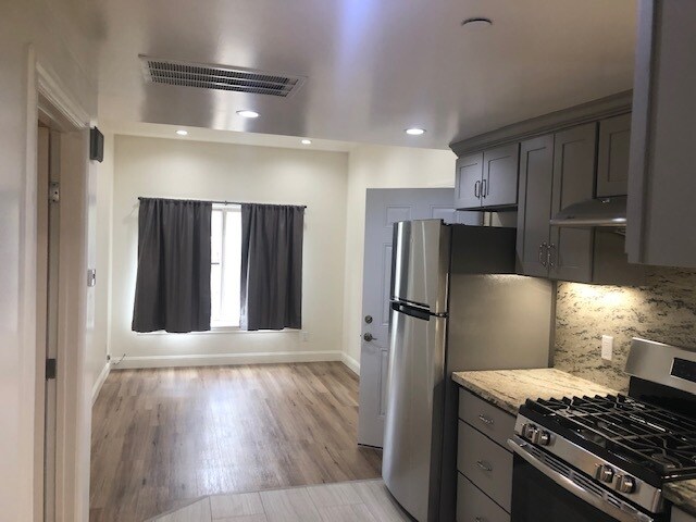 Building Photo - 1270 46th Ave