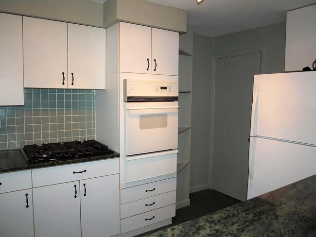 Foto del edificio - 5413 Houghton Pl