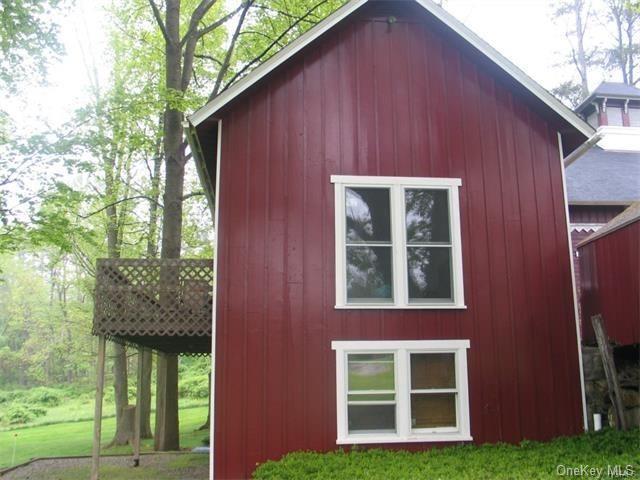 Building Photo - 703 Croton Lake Rd