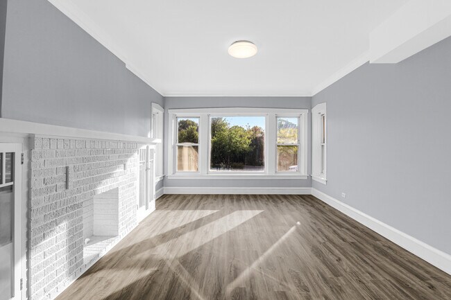 Building Photo - 2817 N Clybourn Ave
