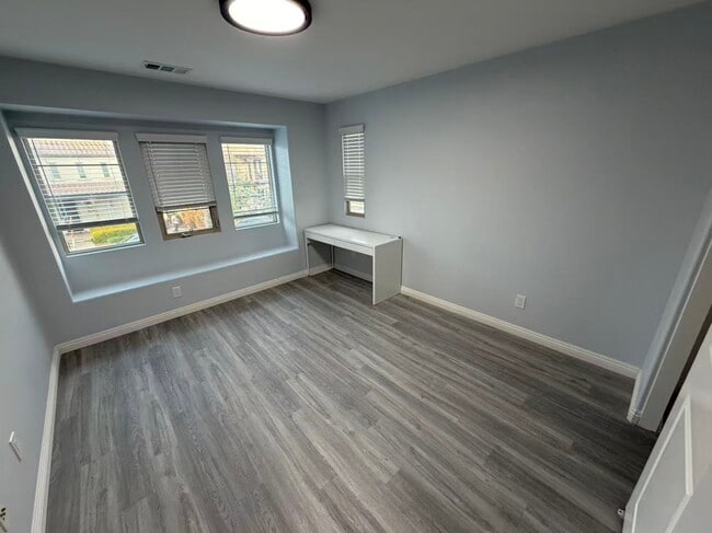 Building Photo - 8371 Edgewood St