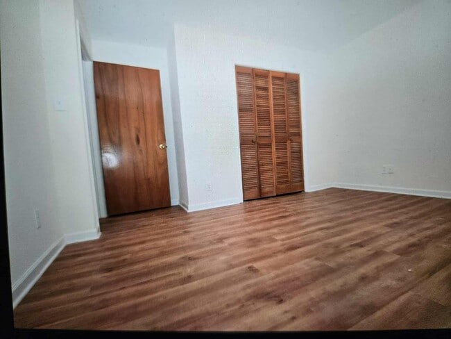Building Photo - 6 Jadewood Ct
