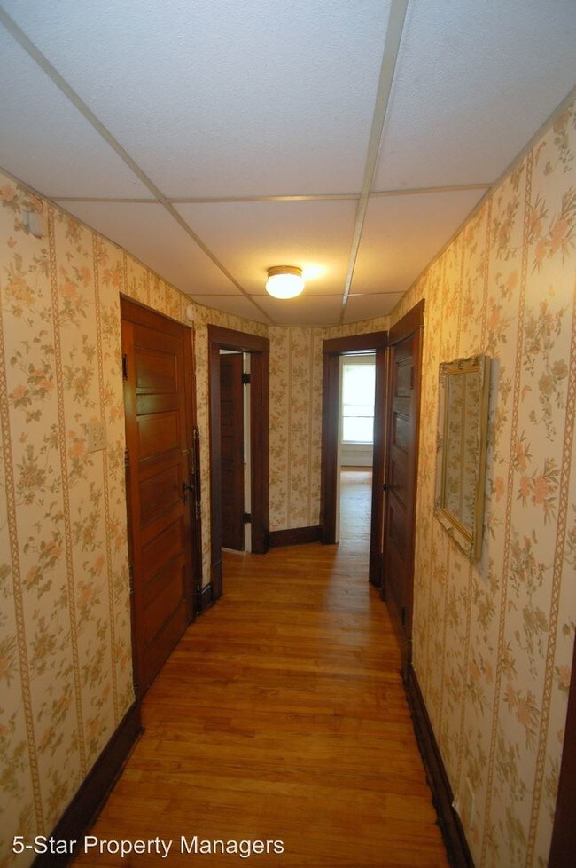 Building Photo - 312 E Washington St