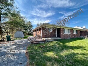 Building Photo - 2464 Tansel Rd