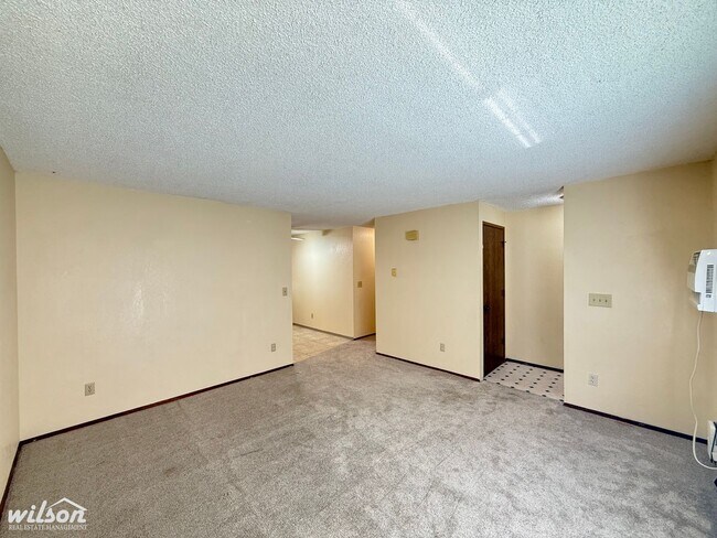 Foto del edificio - 1211 Ledwich Ave