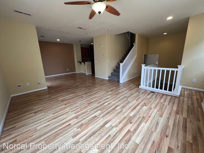Foto del edificio - 3 br, 2.5 bath House - 661 N Capitol Av