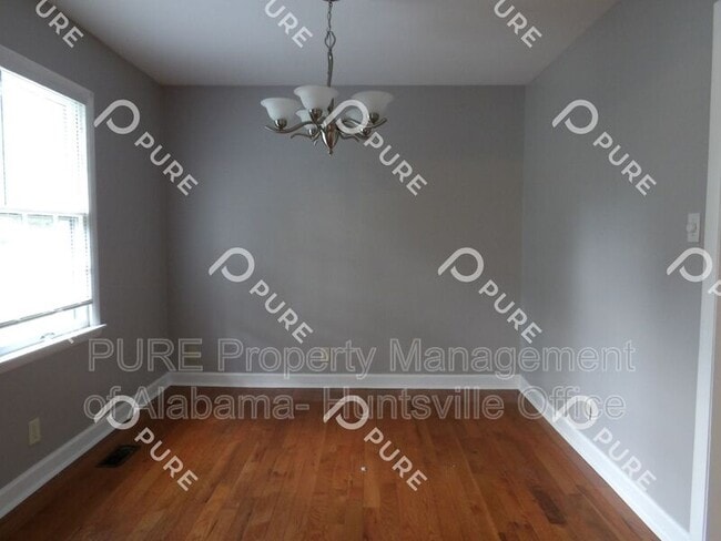 Building Photo - 2108 Linde St NW