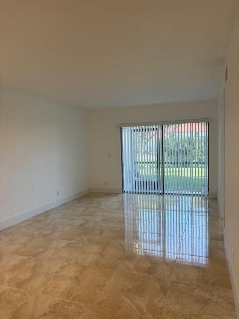 Foto del edificio - 6649 Somerset Dr