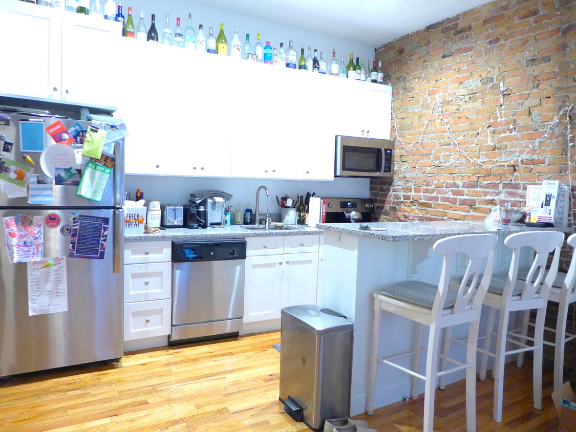 Primary Photo - 10 Wigglesworth St