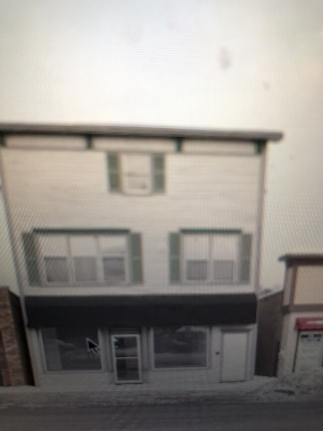 Building Photo - 42 Crystal St