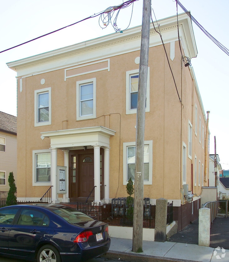 Building Photo - 209 Franklin St