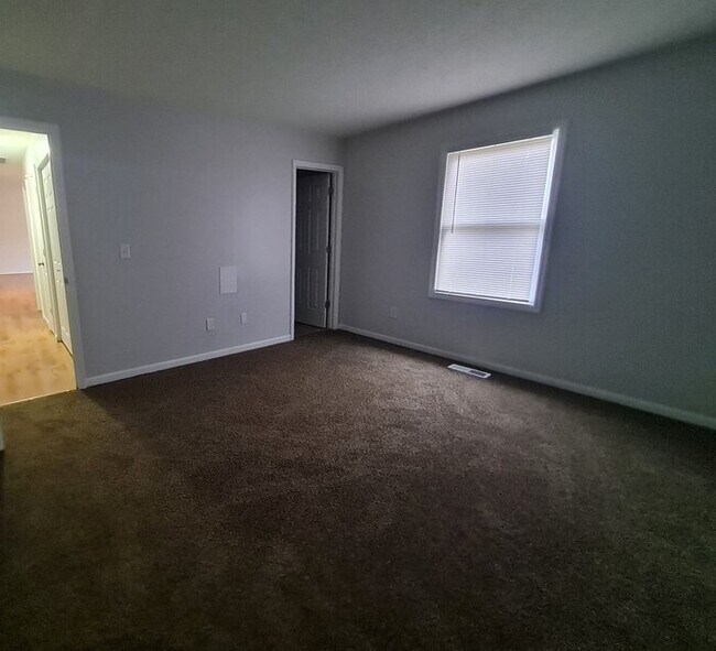Building Photo - NOW AVAILABLE! - 488 TODHUNTER ROAD, MONRO...