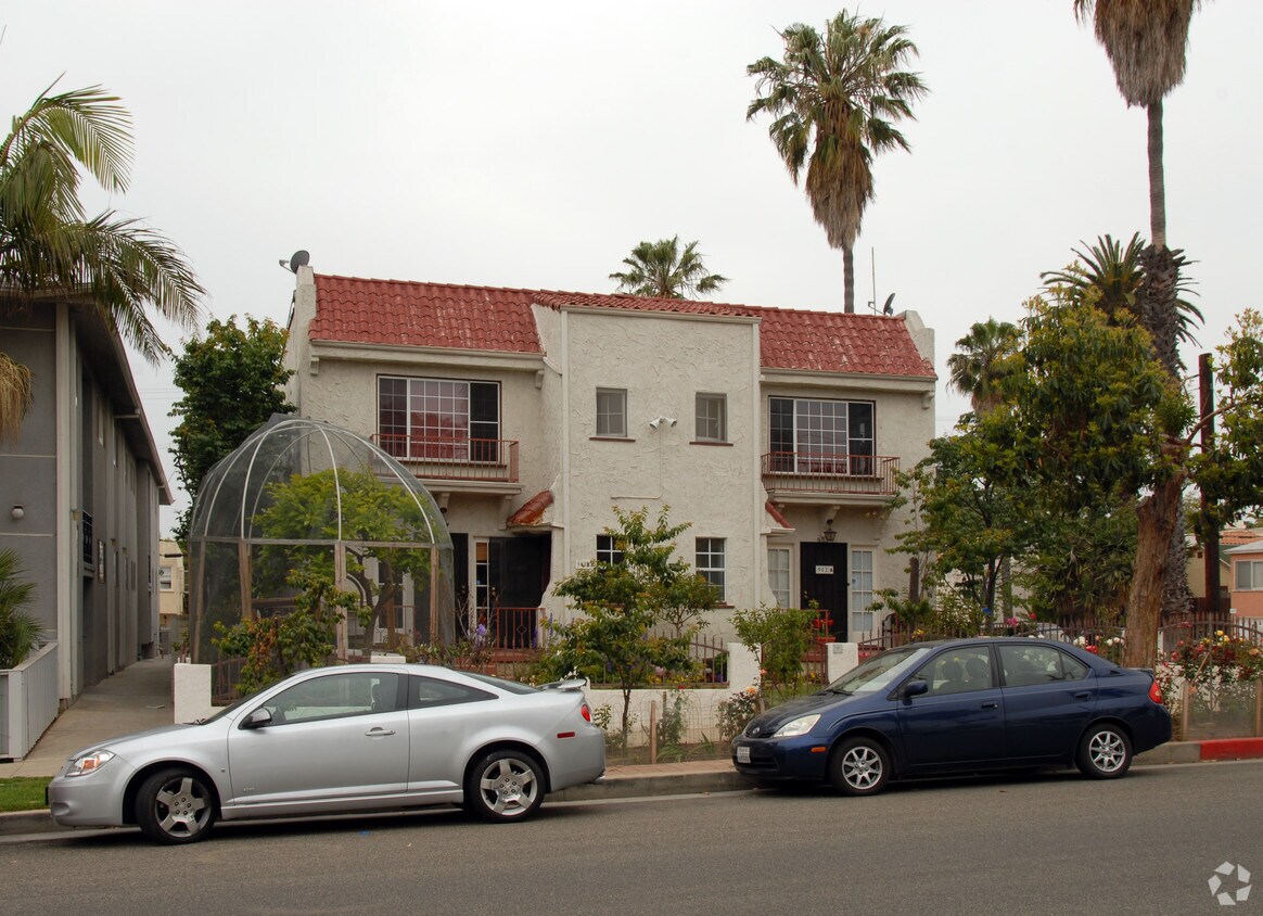 Building Photo - 902 16th St