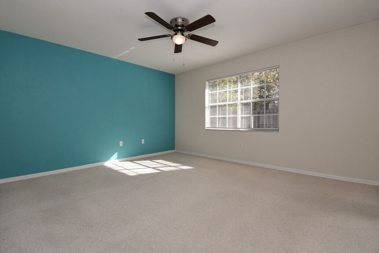 Foto principal - 3929 NW 62nd Ave