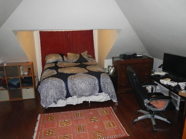 Images are representative samples of the advertised unit. Actual units shown during tours may differ - 16 Stockwell St