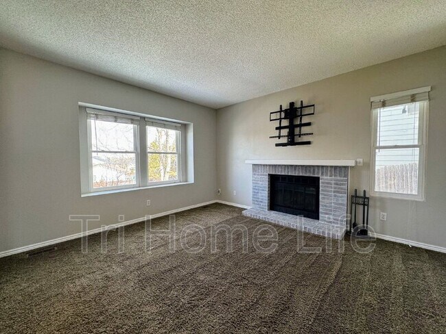Building Photo - 5508 E Prescott Ave
