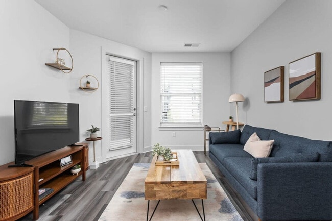 Building Photo - 520 E Washington St