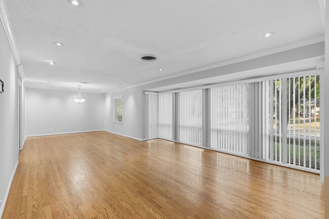 Foto del edificio - 3338 Prospect St