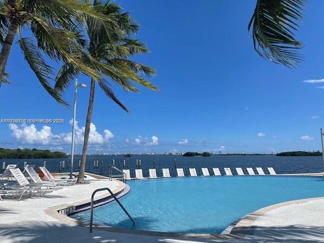 Building Photo - 650 NE 64th St