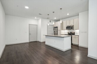 Interior Photo - Beacon on Westmoreland