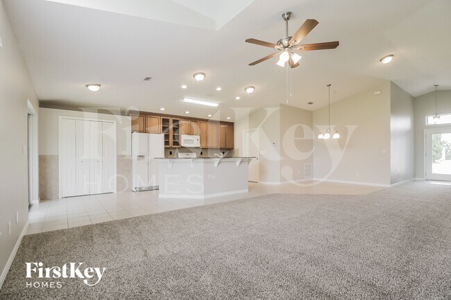 Foto del edificio - 211 Oak Branch Dr