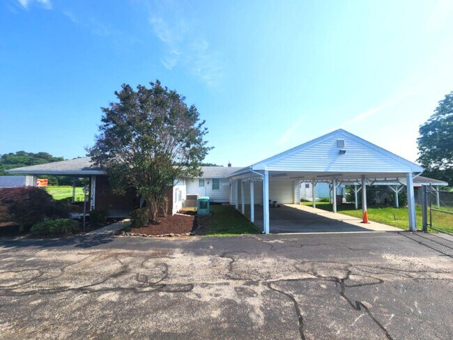 Foto del edificio - 30317 Marva Rd