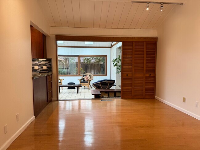 Building Photo - 5124 Selinda Way