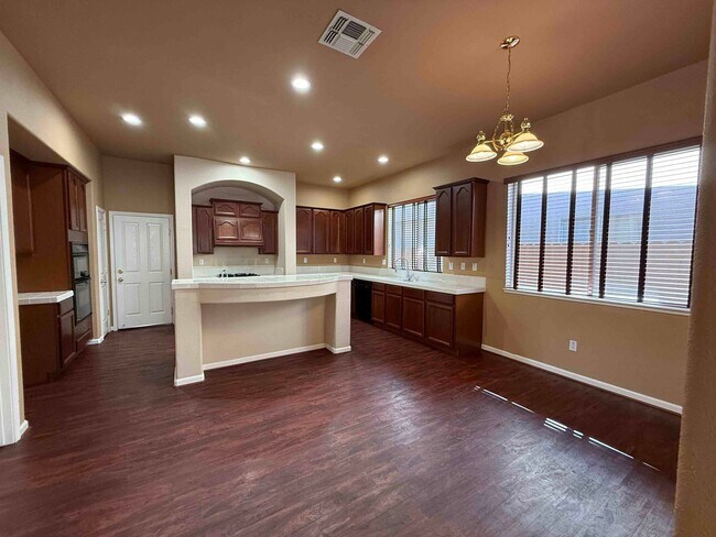 Building Photo - Absolutely Gorgeous Home in Gated Rosevill...