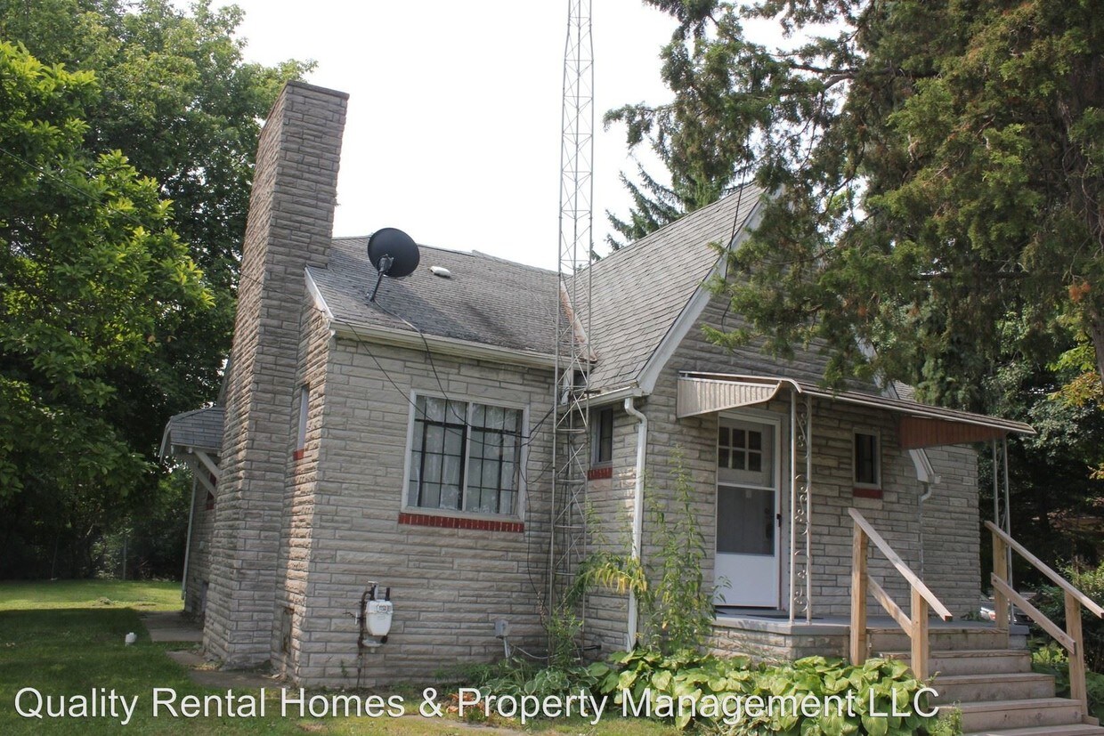 3 br, 1.5 bath House 4514 E. Court St. House Rental in Burton, MI