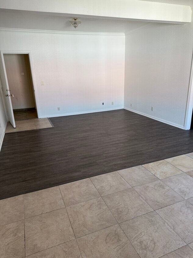 Sala de estar - 1700 W 43rd St