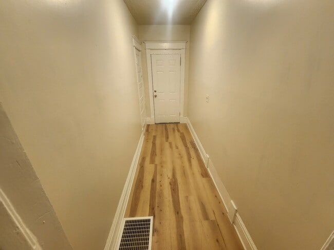 Foto del edificio - 216 Adams St