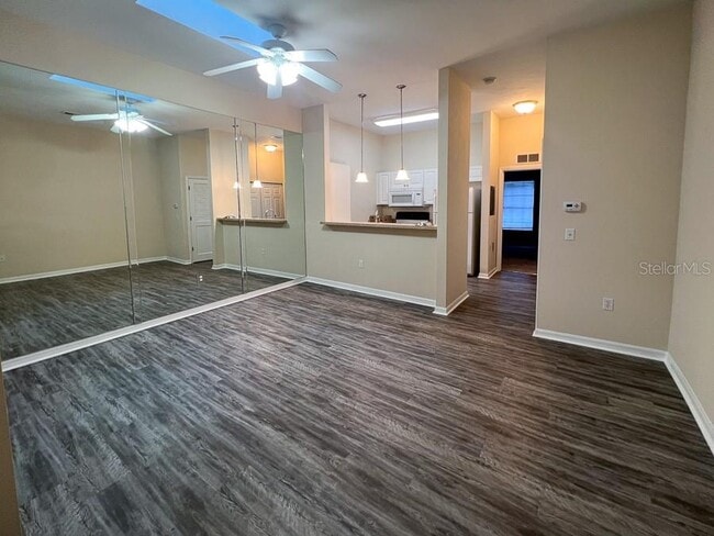 Building Photo - 4014 SW 26th Dr