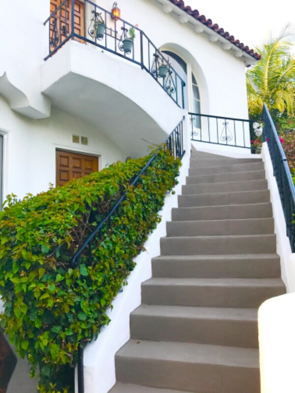 Foto del edificio - 1149 S Hayworth Ave