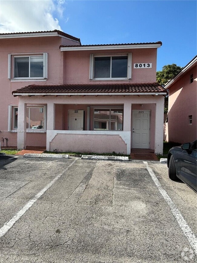 Building Photo - 8013 Lake Dr