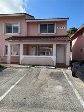 Building Photo - 8013 Lake Dr