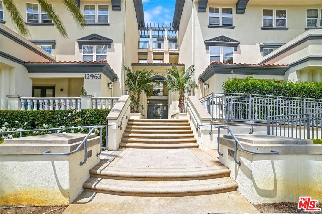 12963 W Runway Rd Unit 416, Los Angeles, CA 90094 Room for Rent in