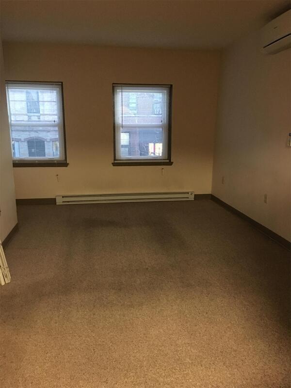 Building Photo - 414 Dousman St