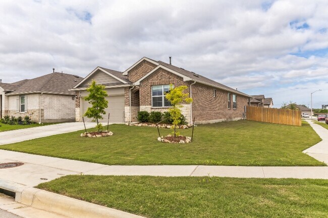 Foto del edificio - 104 Docile Lp