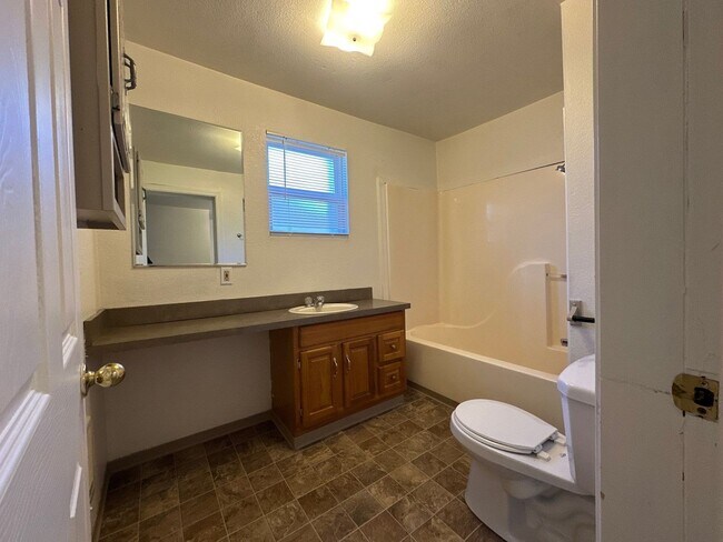 Foto del edificio - 1545 Crescent Ave