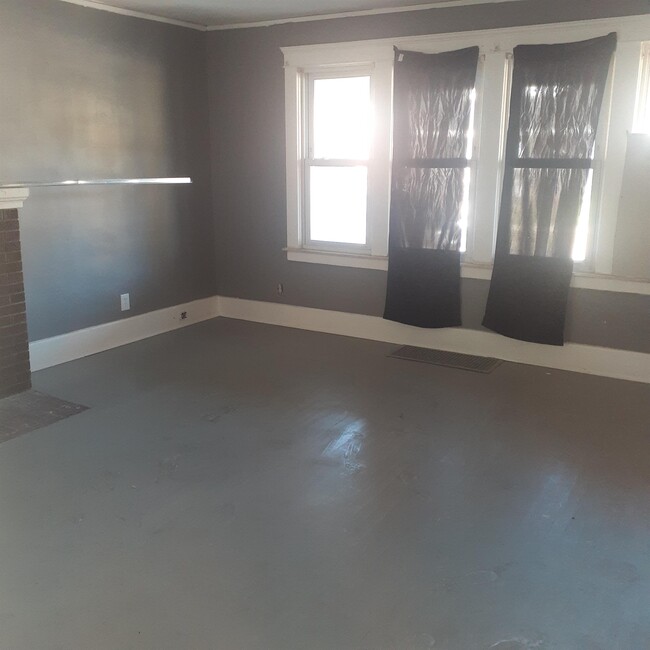 Foto del edificio - 2973 Montgomery Ave