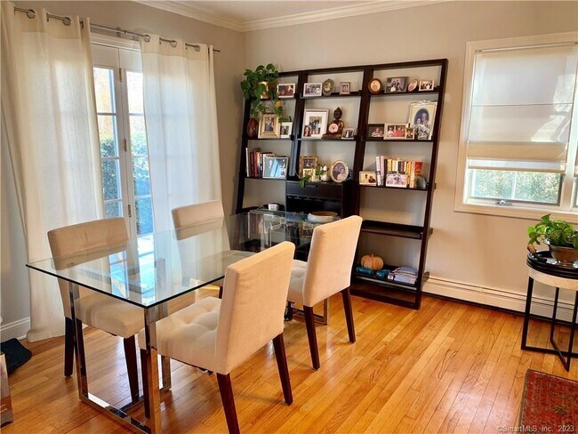 Foto del edificio - 84 Kelsey Pl