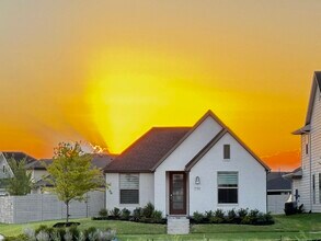 Building Photo - 2701 Painted Trl