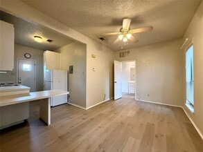 Building Photo - 4401 Speedway