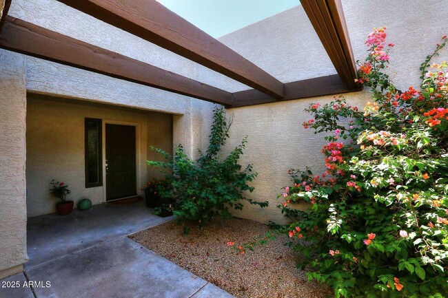 Building Photo - 11059 E Yucca St