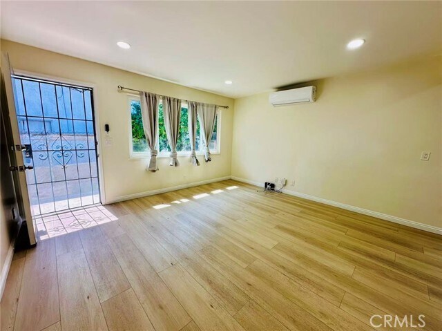 Foto del edificio - 229 E Olive Ave