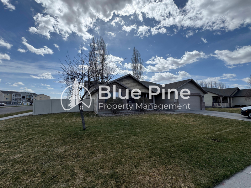 Foto principal - 294 Oaktrail Dr